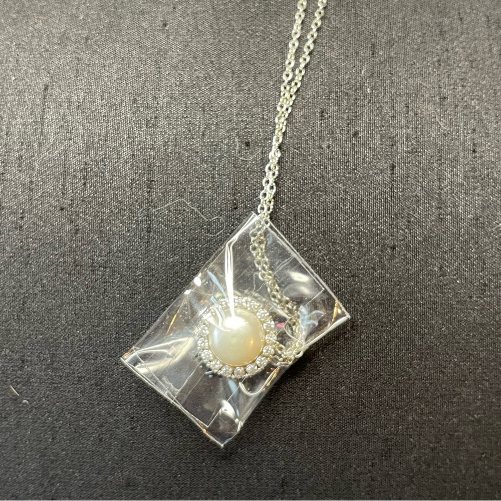 💥NWT💥 Adornia Floating Freshwater Pearl Halo Necklace - Picture 4 of 4